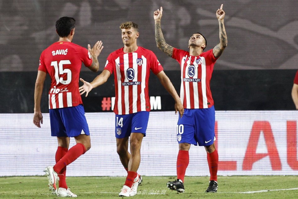 王哲林吃饼 王哲林吃饼