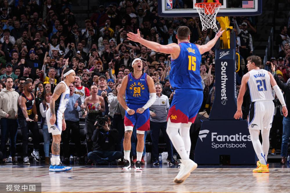 这座闪耀的 这座闪耀的