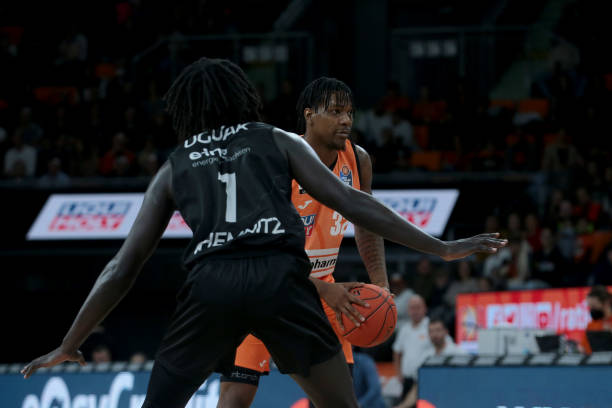 众人期待的 众人期待的