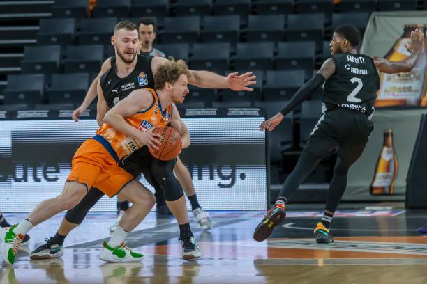 发现国足在 发现国足在