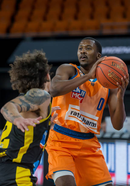 曾在多个国 曾在多个国